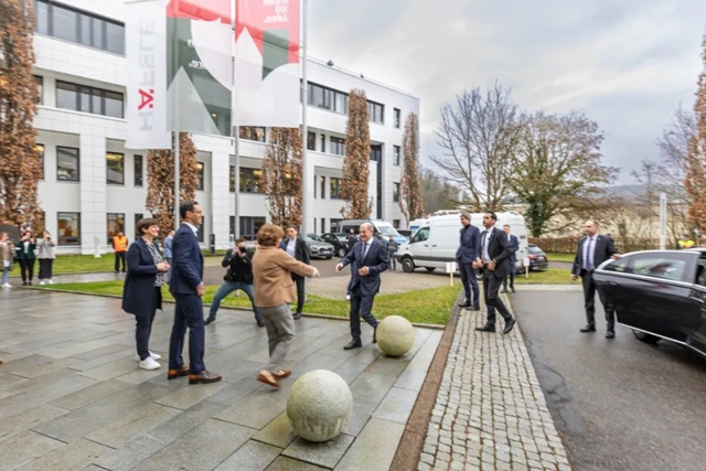 德国总理访问海福乐总部 | 保持百年传统，迎接开放和创新