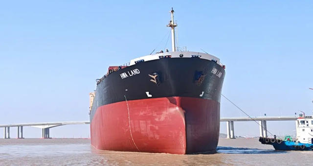 鱼童漆助力巴拿马籍7.6万DWT货船“华兰”轮成功坞修