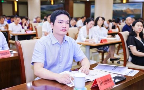 2024深圳龙岗区企业服务大会召开，左右家居入选全屋智能应用领域场景能力单位